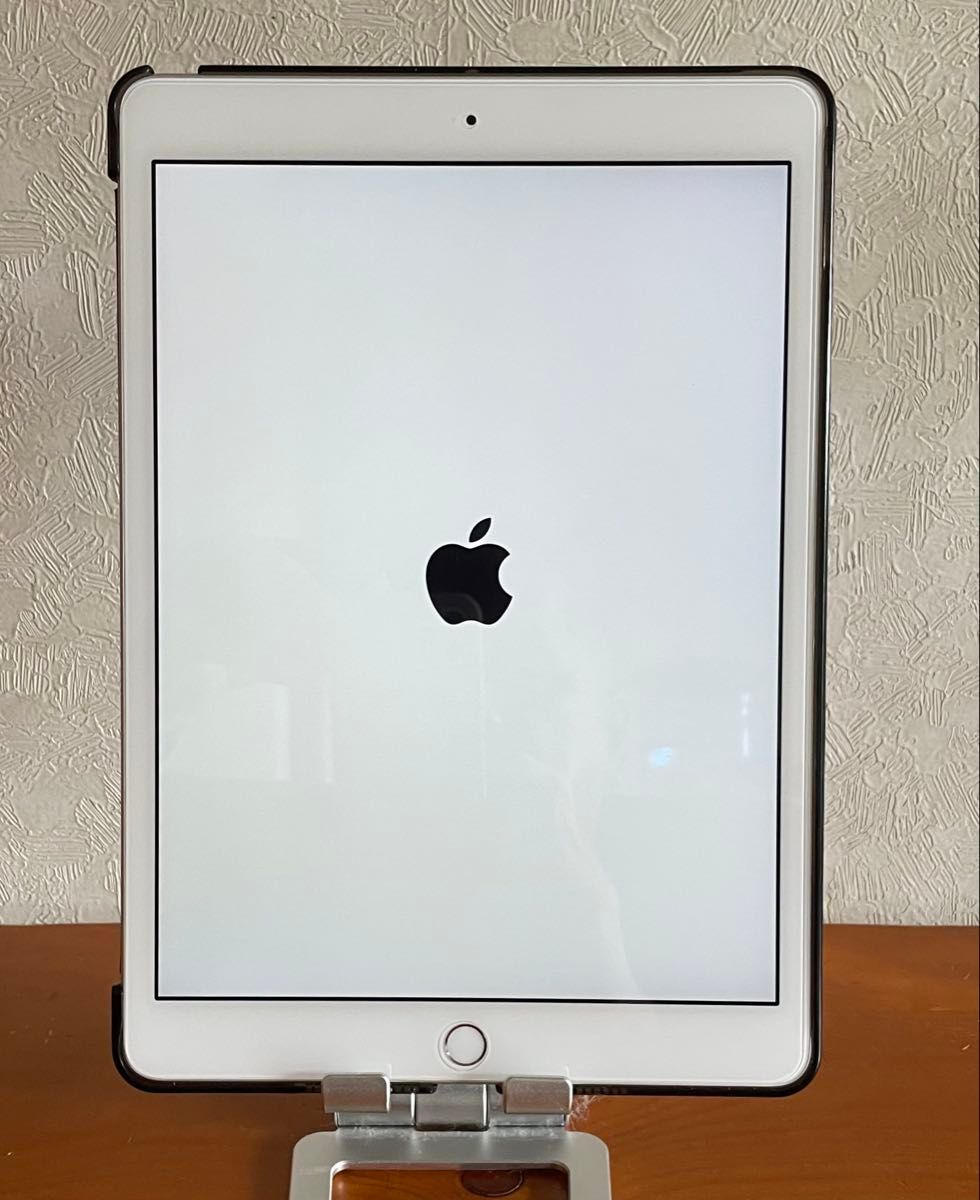 Apple iPad 第7世代 Wi-Fi版 シルバー 32GB 美品 最新iPad OS対応