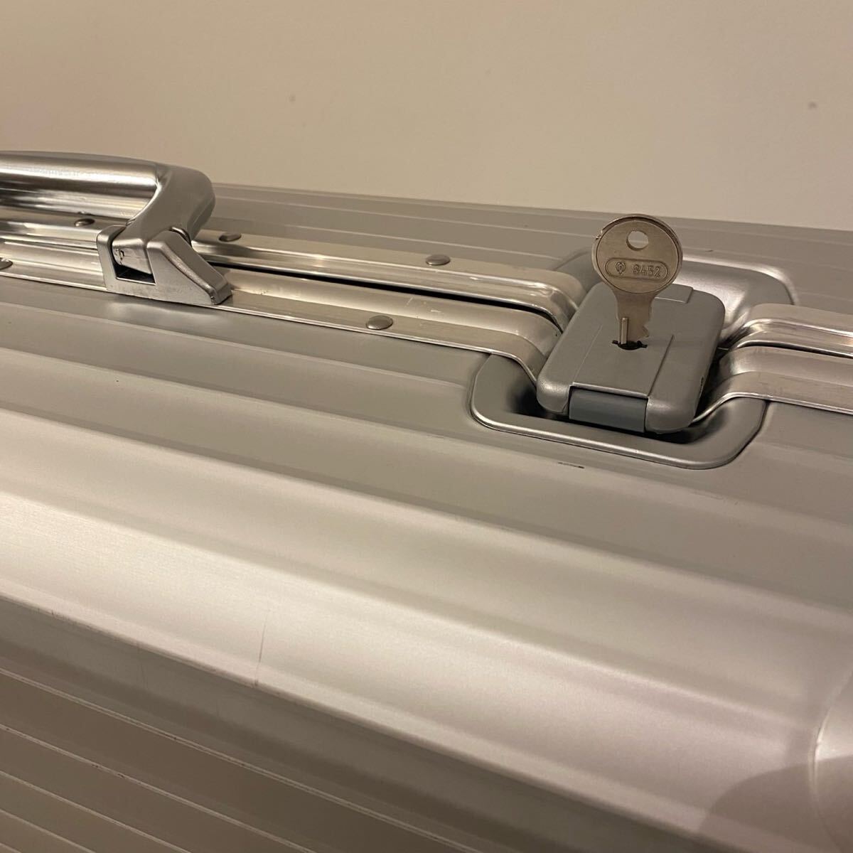 Yahoo!オークション - RIMOWA TOPAS JUMBO Vintage アルミ プルタブ2輪