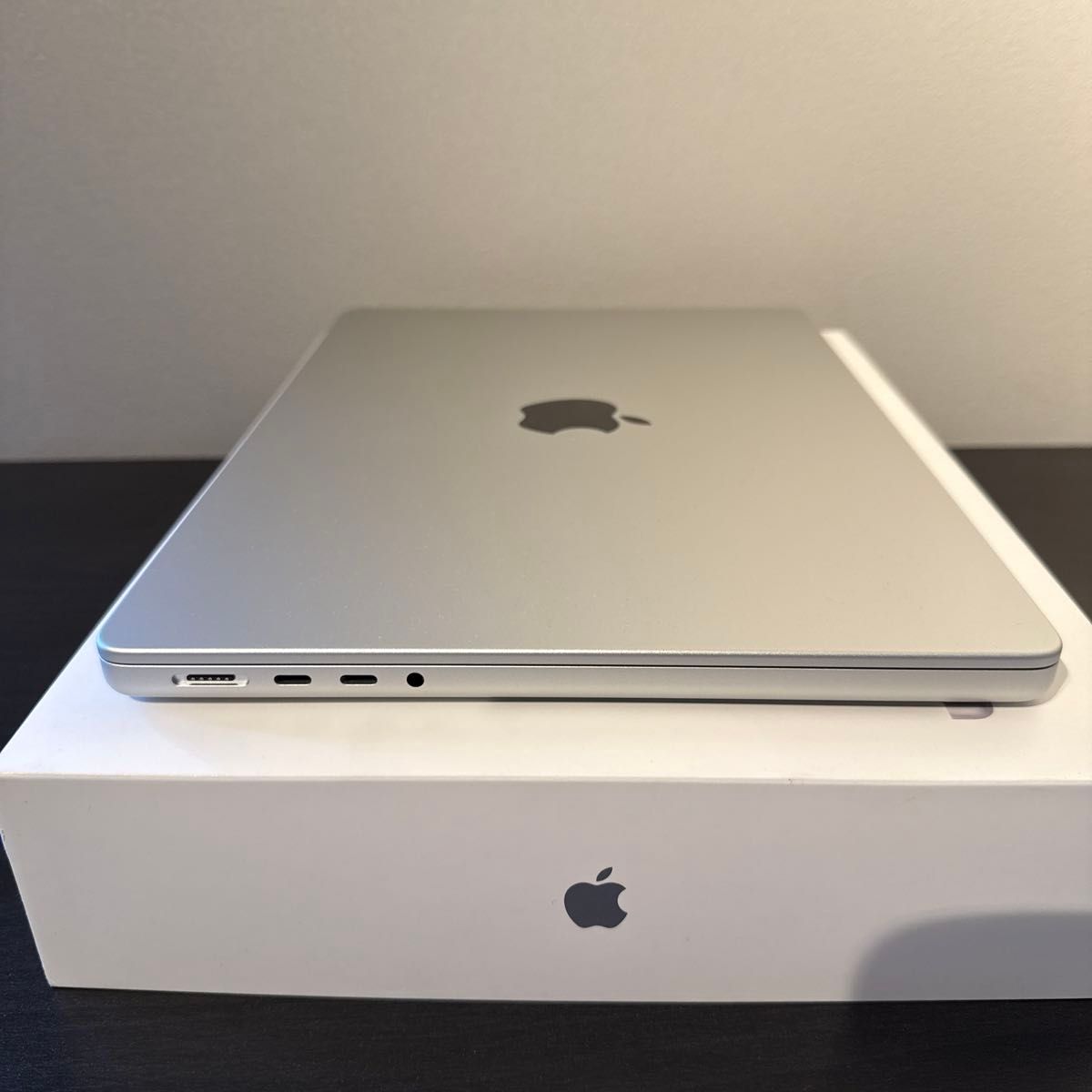 極美品 Apple M4 MacBook Pro 14インチ 24GB 1TB シルバー US