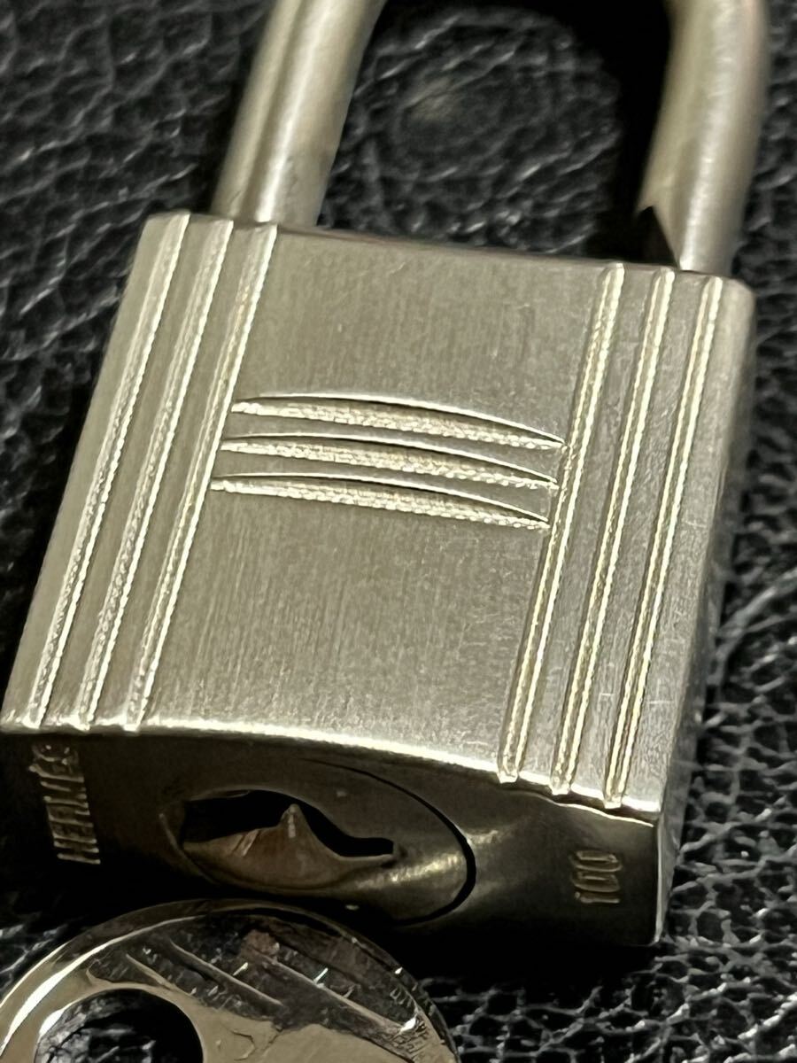 極美品 HERMES エルメス マットシルバー カデナ パドロック 南京錠 鍵