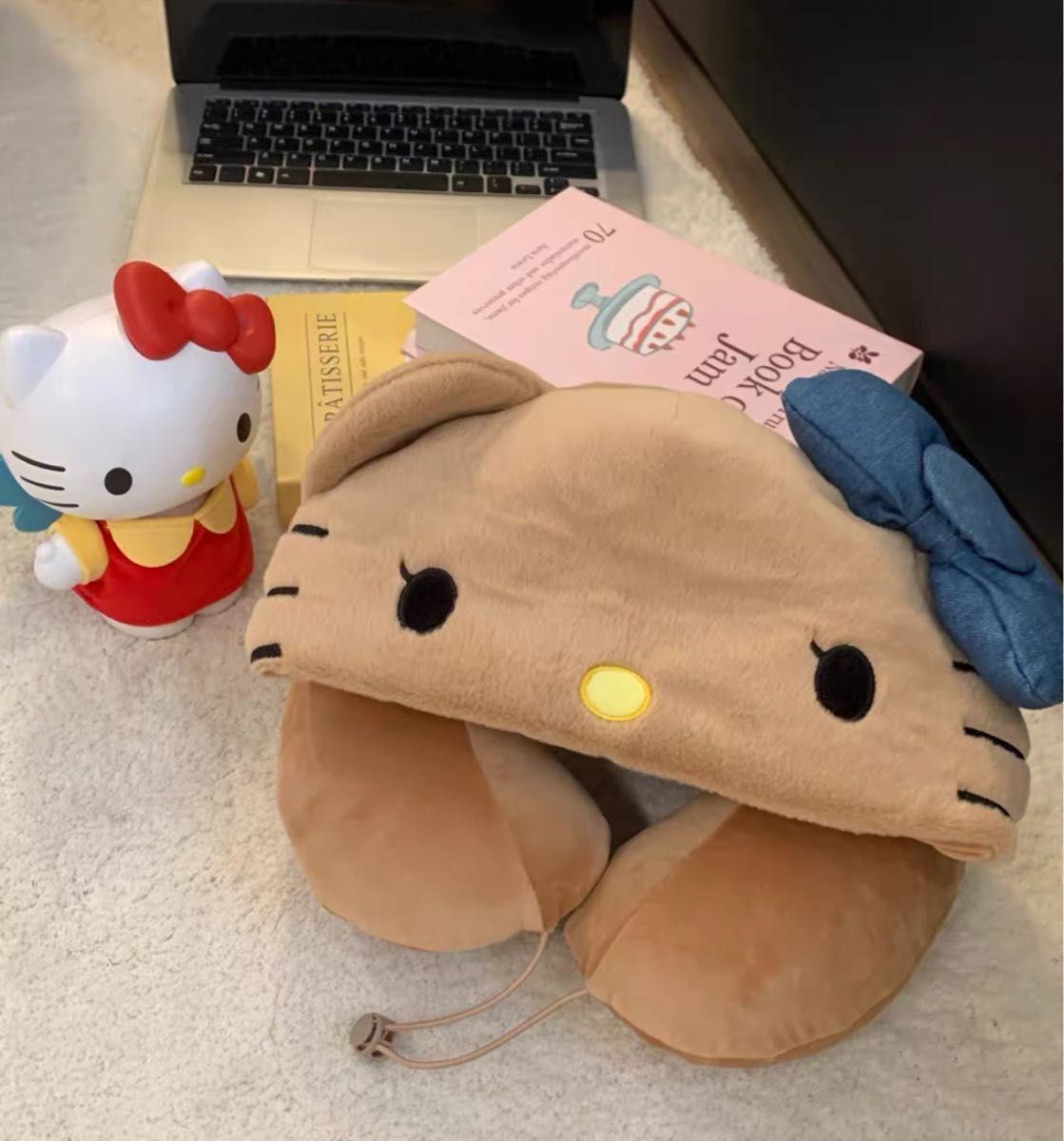 Hello Kitty × tbh 中国 限定 ハローキティ 日焼け豹柄 飛行機 ネック