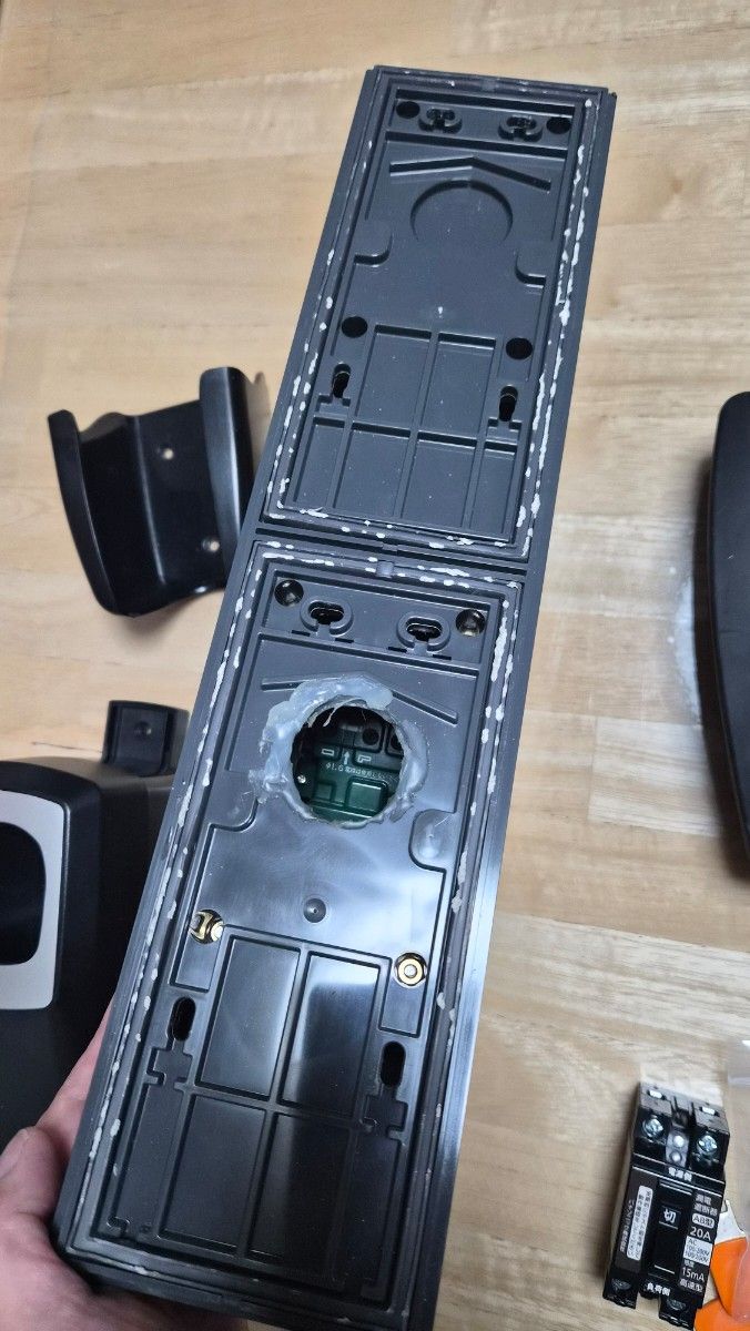 テスラ GEN II モバイルコネクター ／ パナソニックEVコンセプト