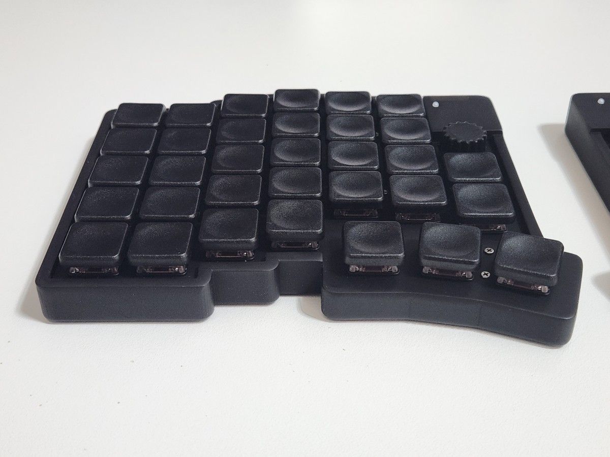 Glove65tb 完成品 低背トラボ ロープロファイル 無線接続 ブラック