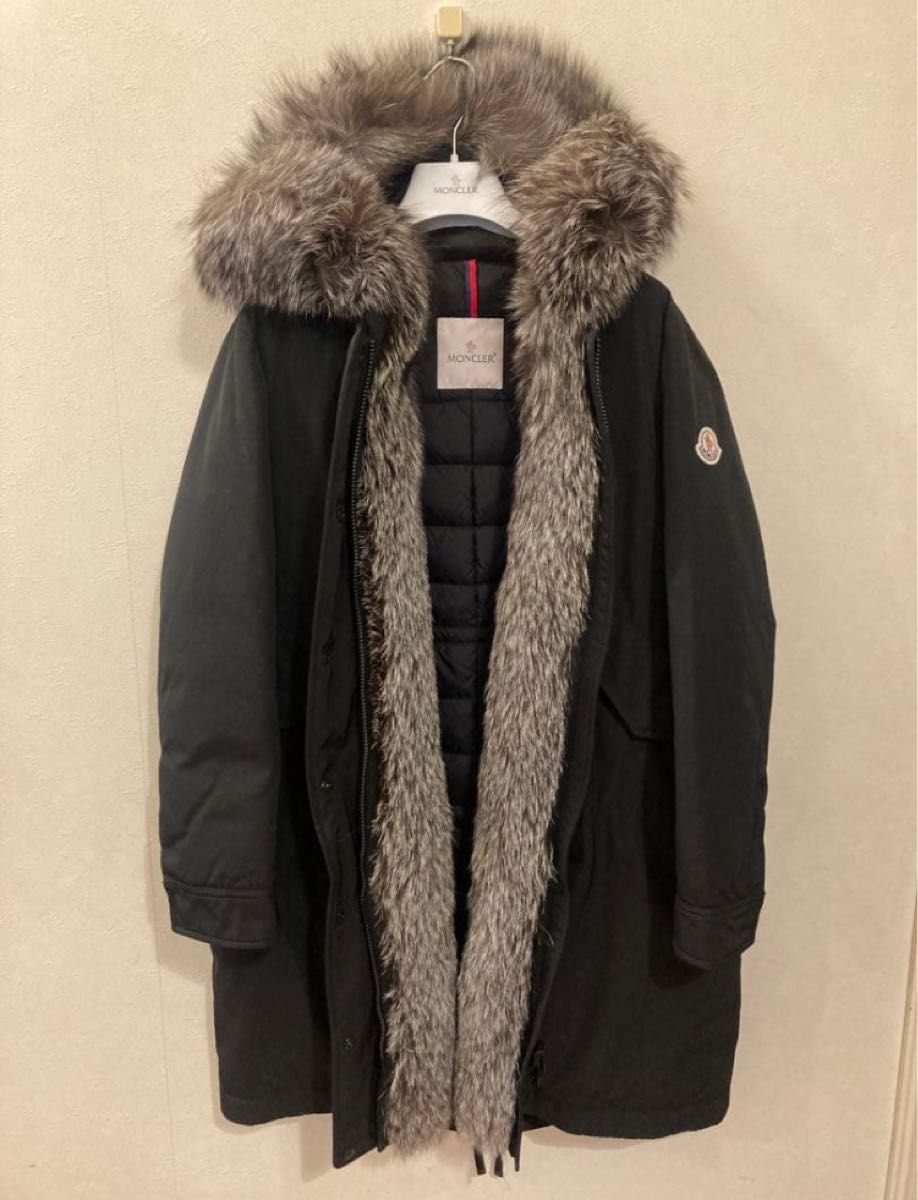 美品 モンクレール ダウンコート リアルファー 黒 ダウンジャケット