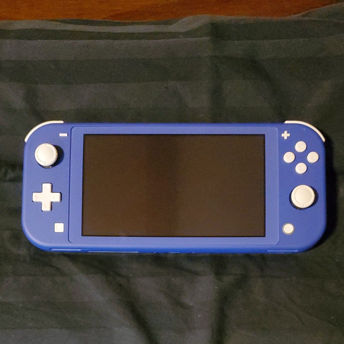 中古品 ニンテンドースイッチライト 本体 ブルー 付属品完備 欠品なし
