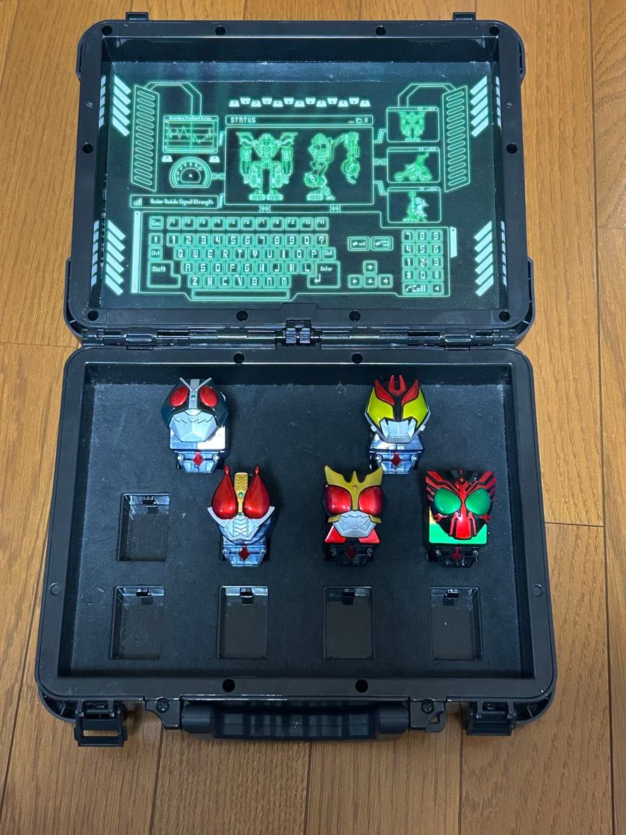 仮面ライダーフォーゼ アストロスイッチ 34個 アタッシュケース DX