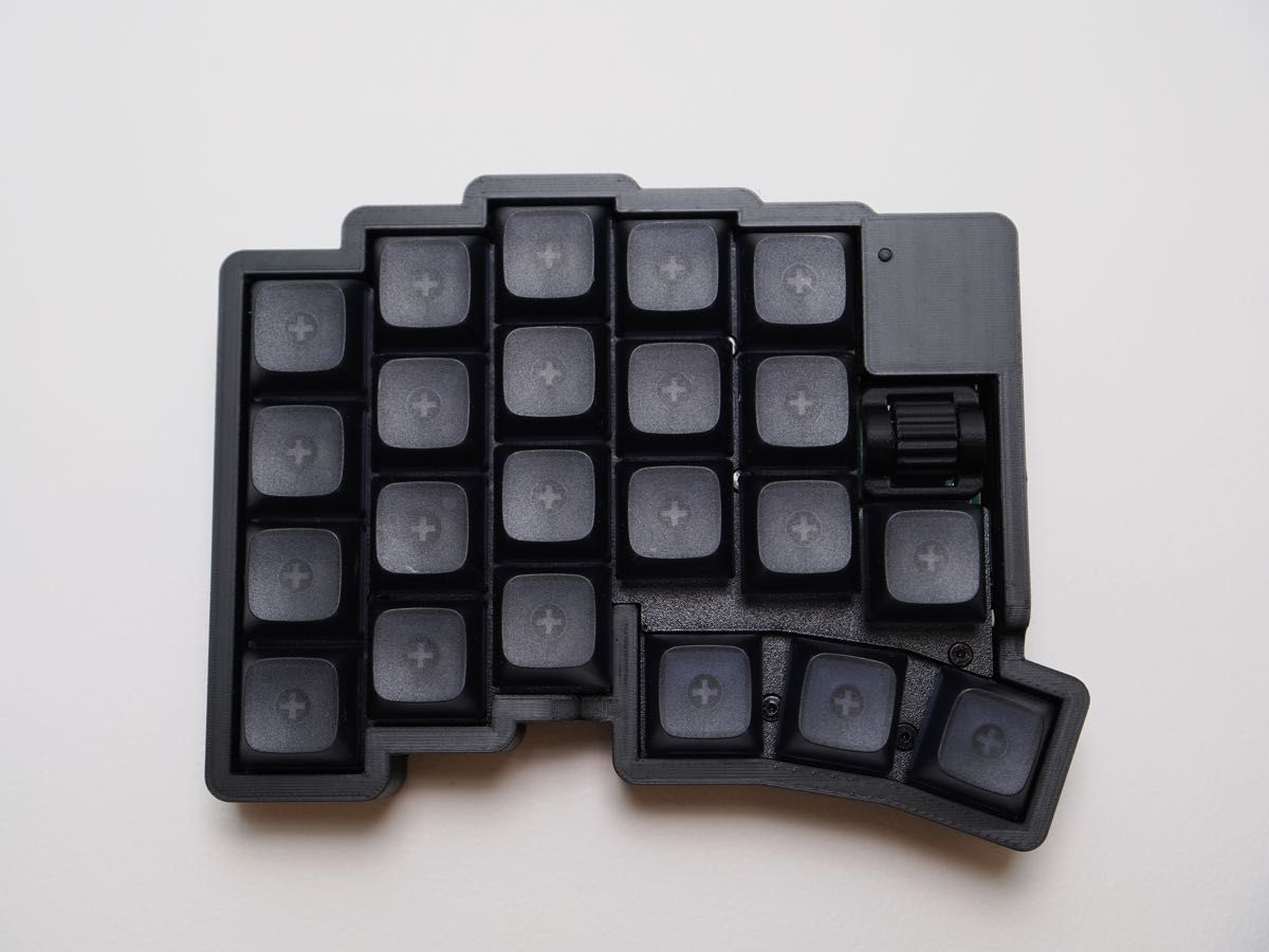 即納】左右分割式トラックボール付きワイヤレスキーボード【roBa