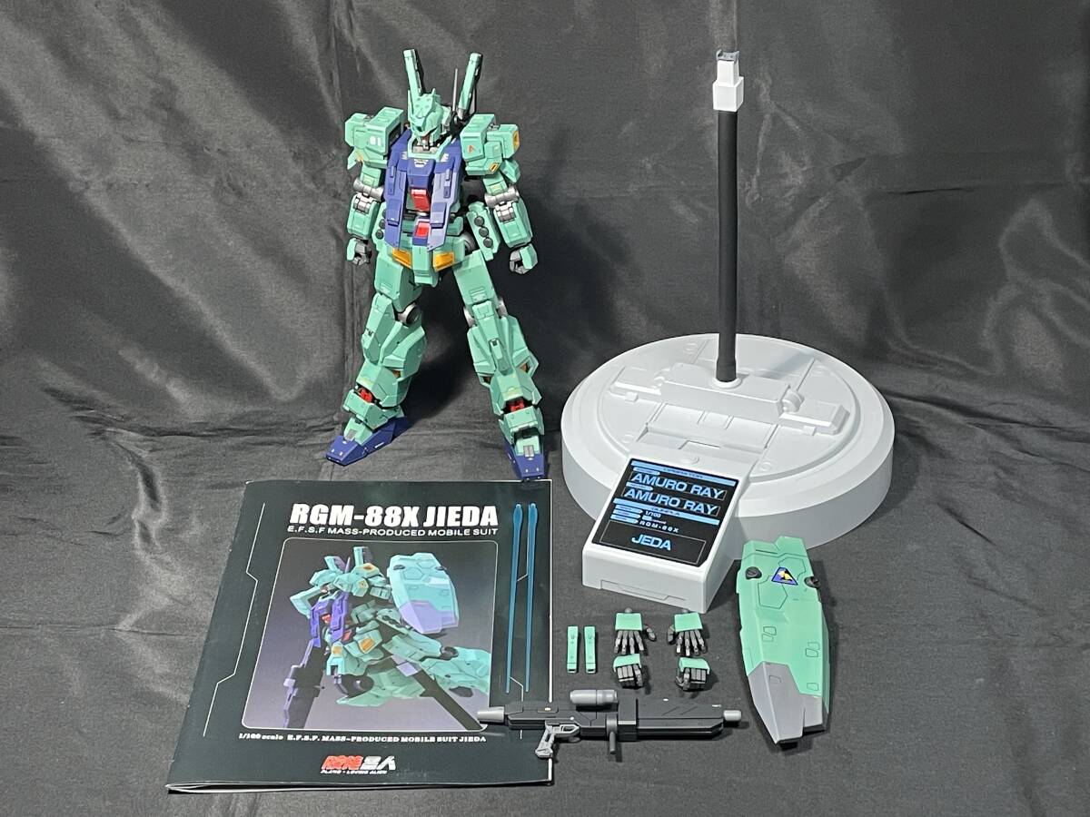 海外製 1/100 RGM-88X ジェダ(アムロ・レイ大尉機) 塗装済み完成品