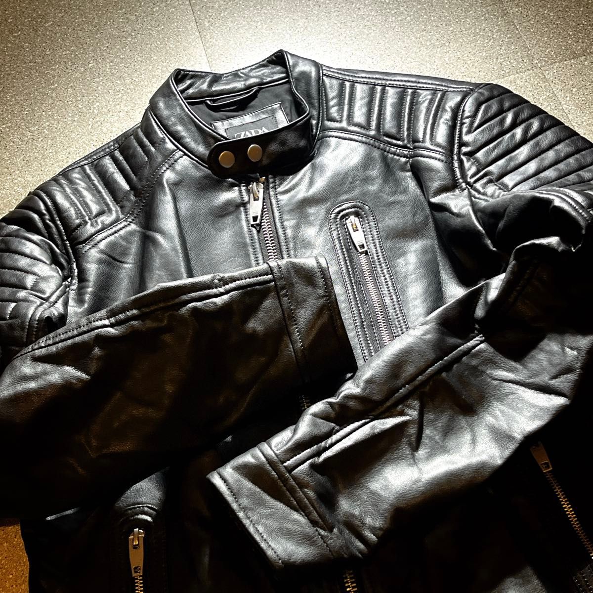 希少L ザラ ZARA バイカー フェイクレザー シングルライダース