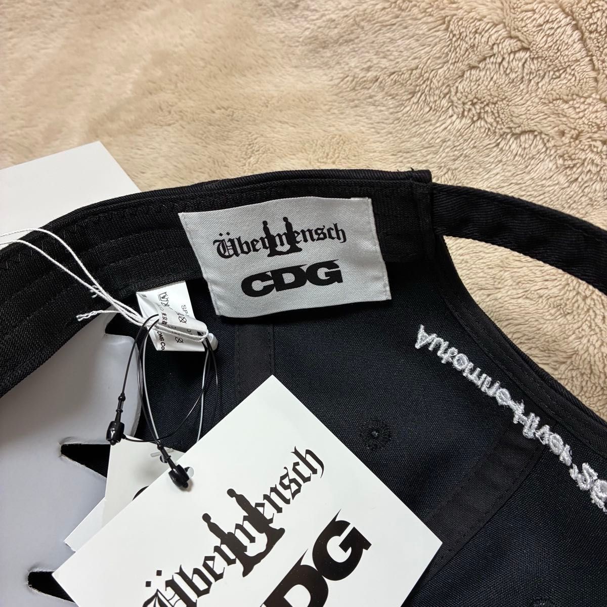 新品】CDG × G-DRAGON bermensch CLASSIC CAP ブラック