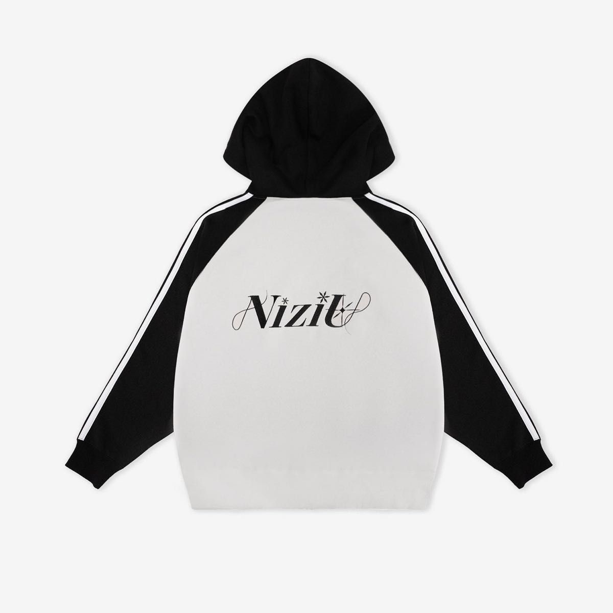 NiziU 2024-2025 