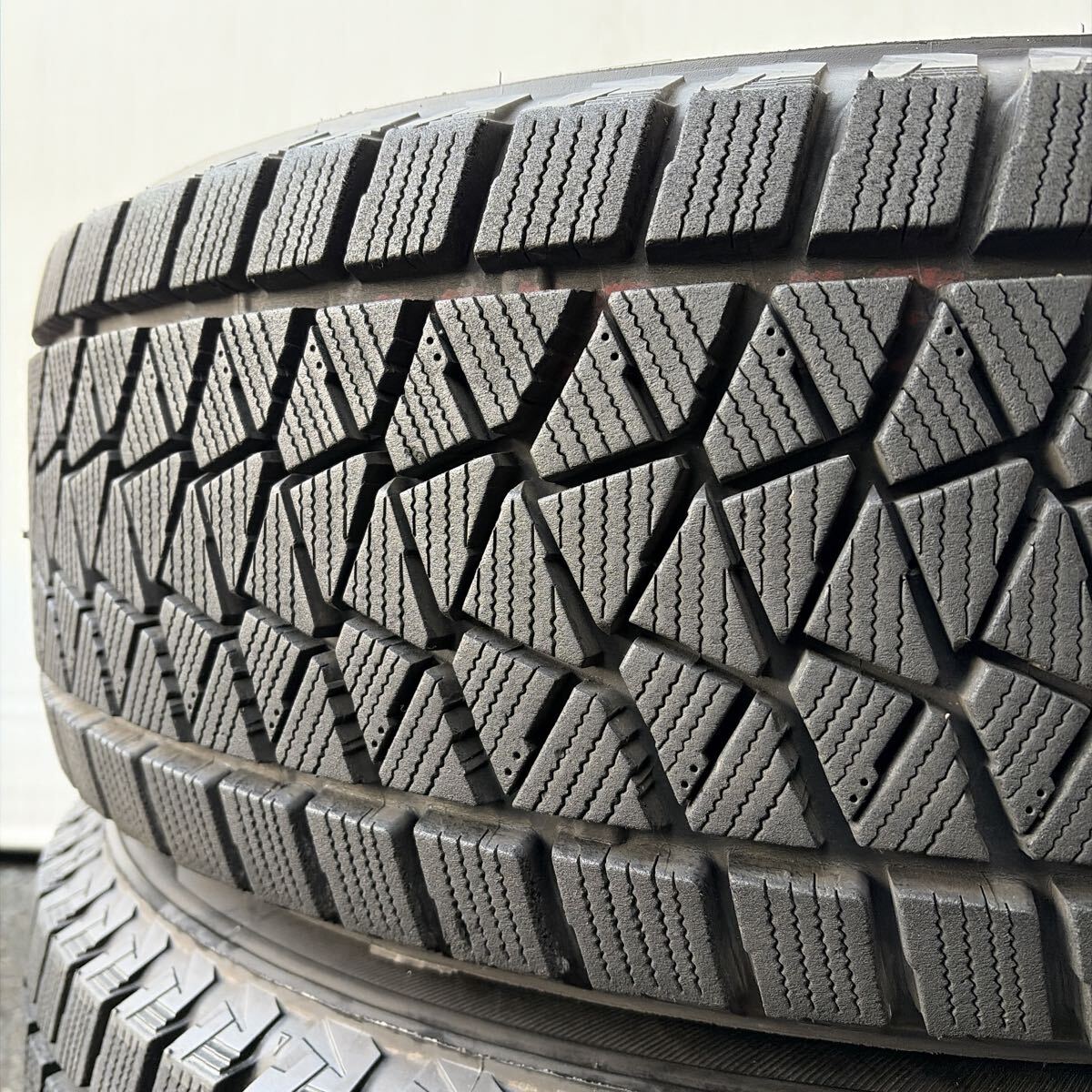 超バリ山 ブリヂストン BLIZZAKブリザック DM-V2 225/65R17 2本SET