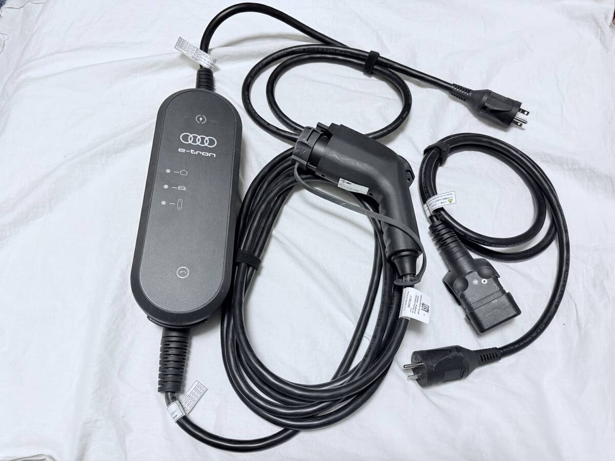 アウディ純正 EV充電ケーブル e-tron用 収納バック付き｜Yahoo!フリマ
