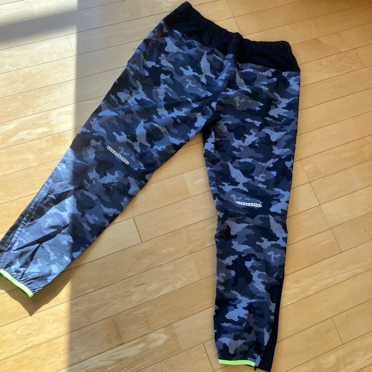 上のみ新品未使用人気カラーNIKEナイキ NFTBピステセットアップ