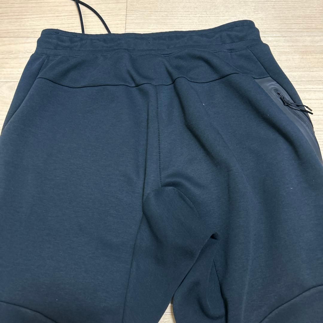 美品 ナイキ テックフリース 上下 セットアップ Lサイズ ブラック 着用
