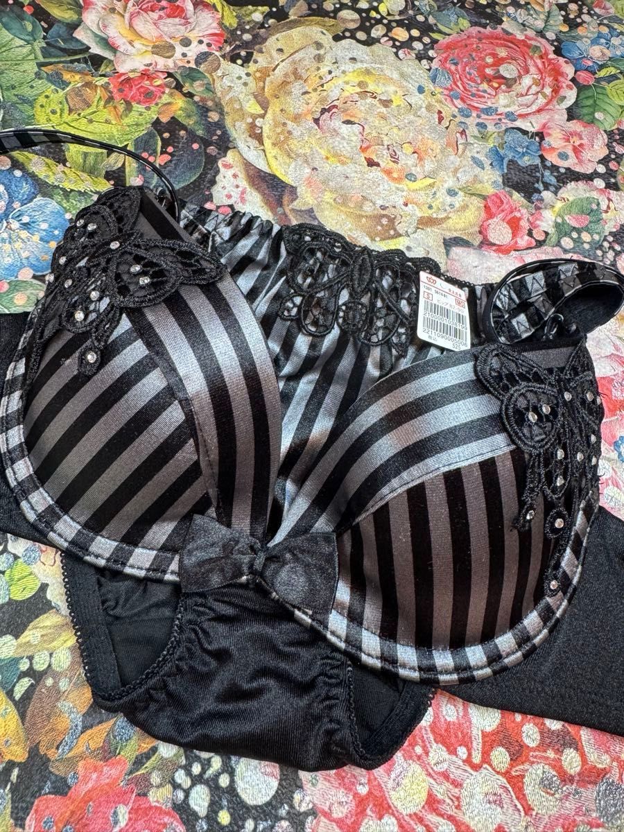 エメフィール 廃盤品 レア ブラジャー ショーツセット Sexy サテン