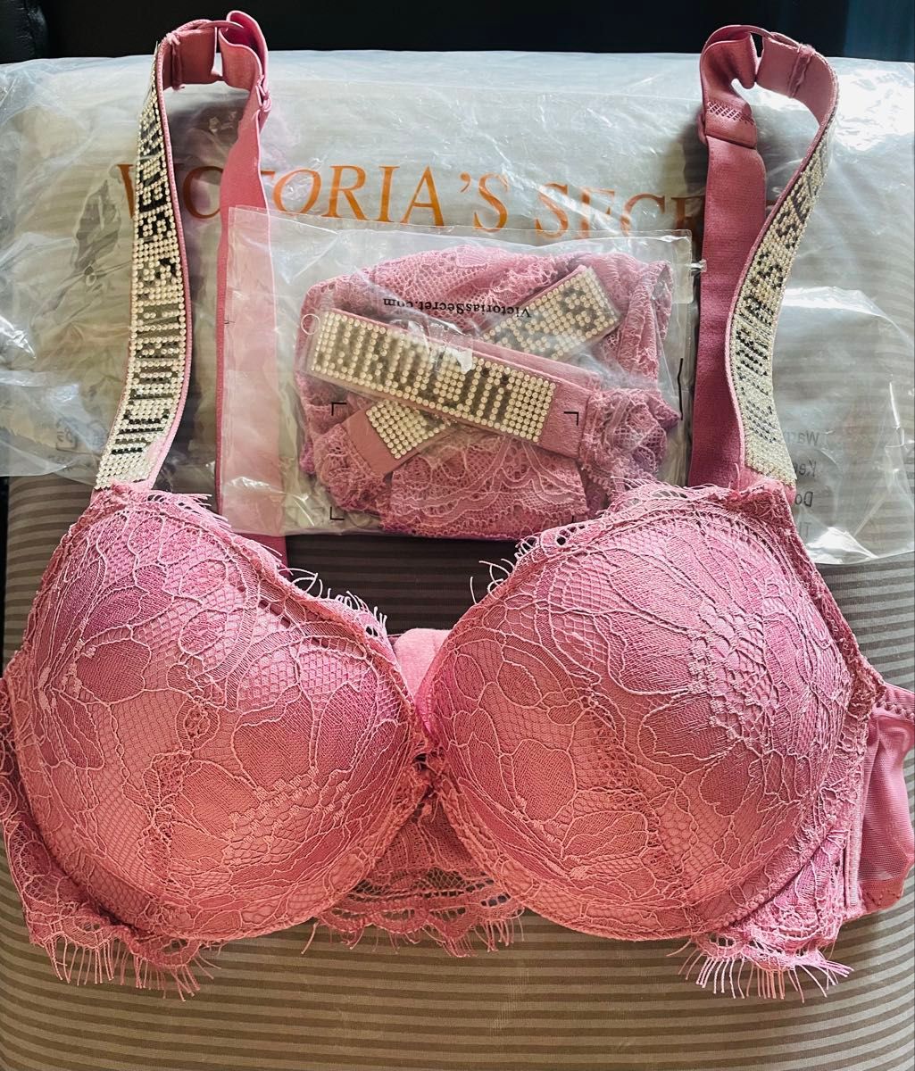 新品 Victoria's Secret シャインストラップ レース ブラ＆ショーツ
