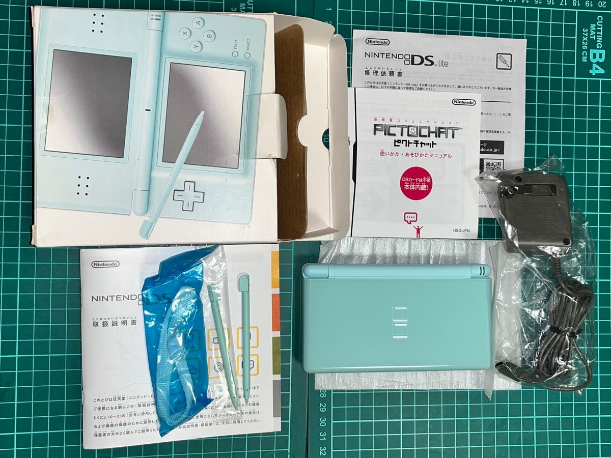 ニンテンドーDS Lite（アイスブルー）本体【液晶が経年劣化の影響あり