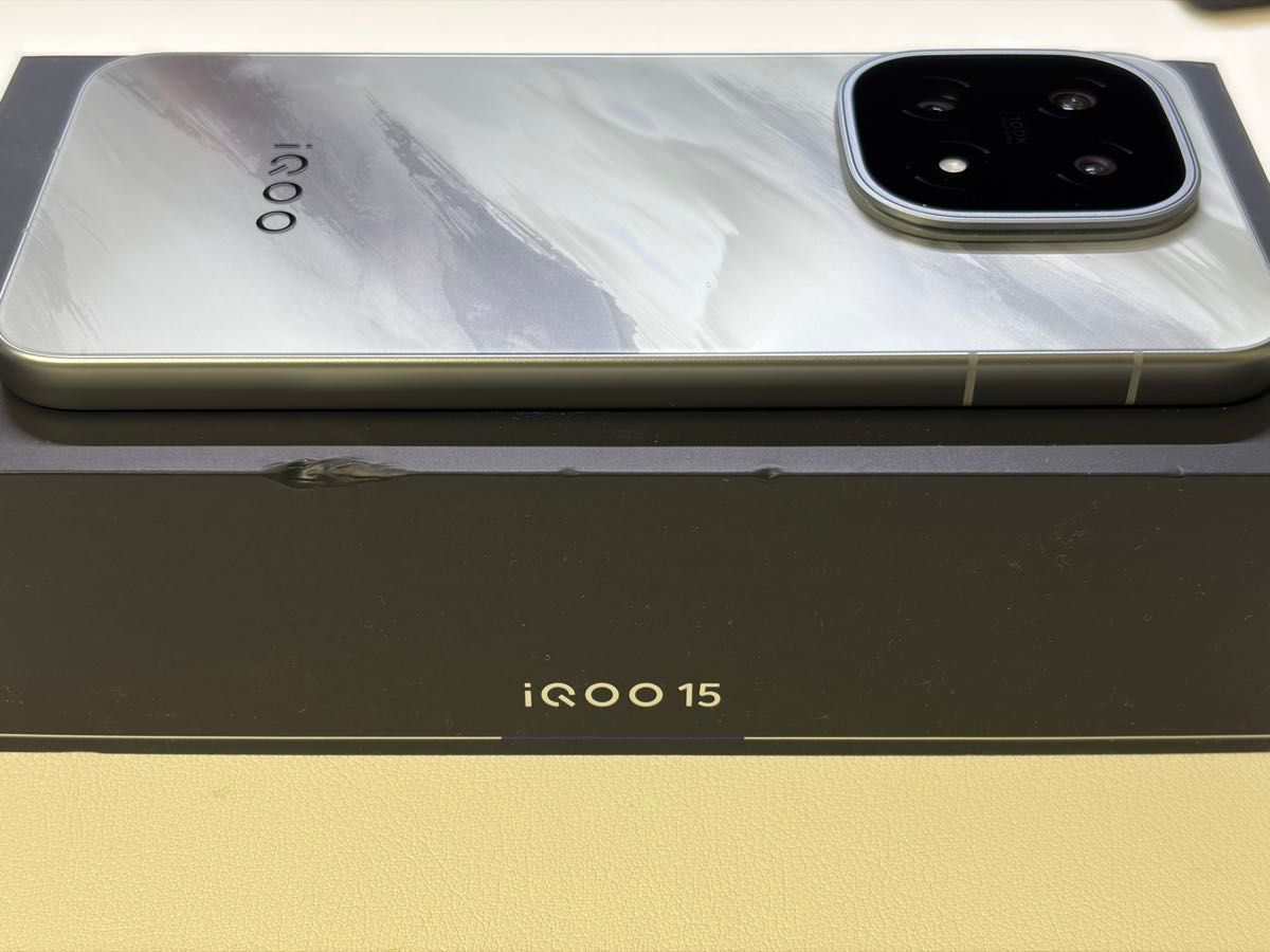 iQOO 15 12GB/256GB 中古美品 中国版｜Yahoo!フリマ（旧PayPayフリマ）