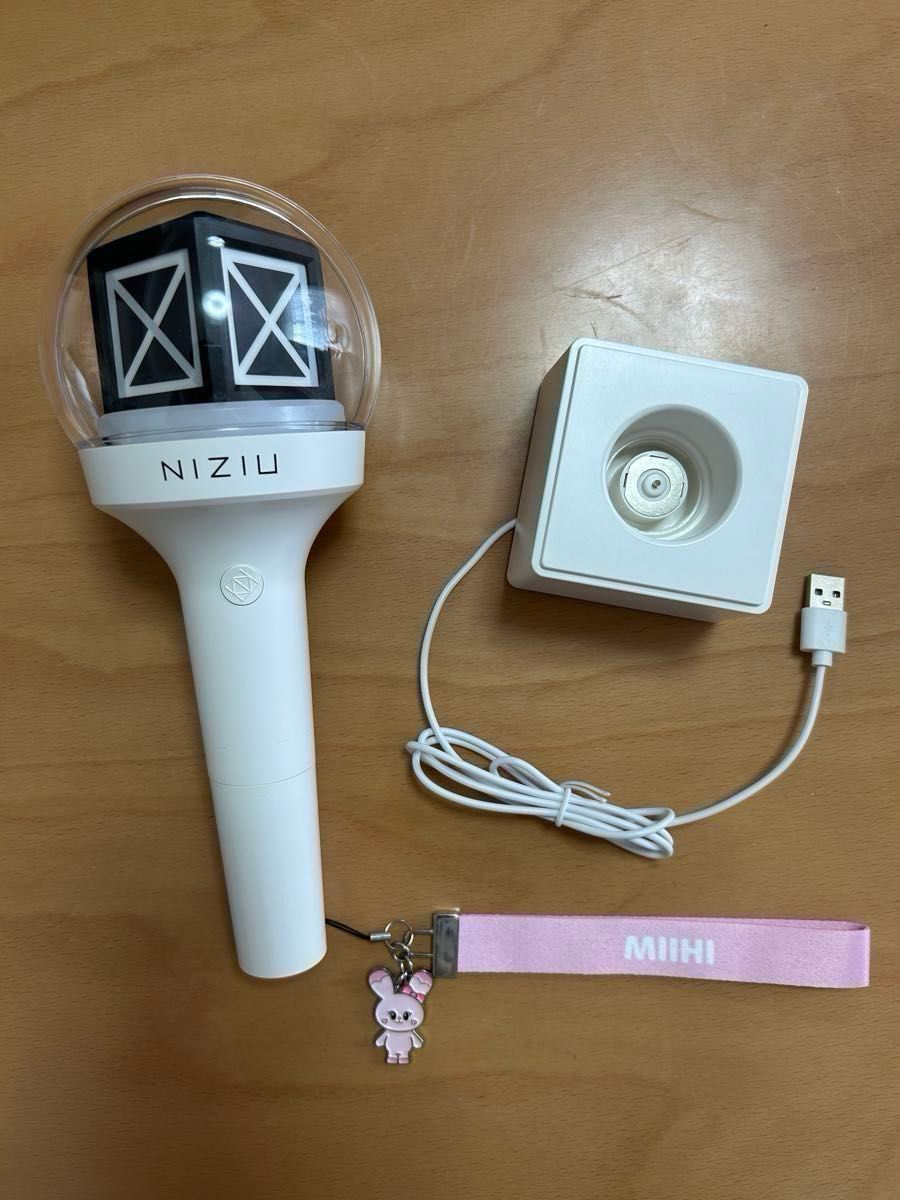 NiziU OFFICIAL LIGHT STICK ペンライト ケース ストラップ セット
