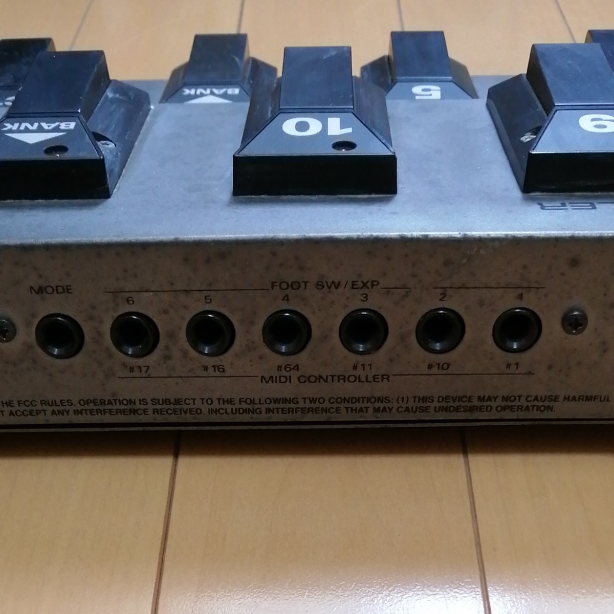 Roland フットコントローラーFC-200 MIDI フットスイッチ Controller