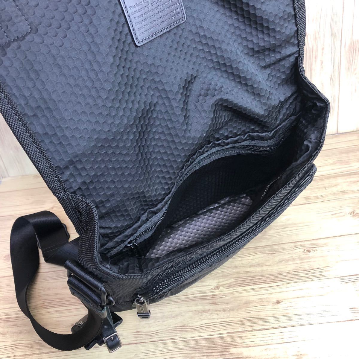 希少】TUMI ALPHA BRABO BEALE MINI 22371DH ビールミニメッセンジャー