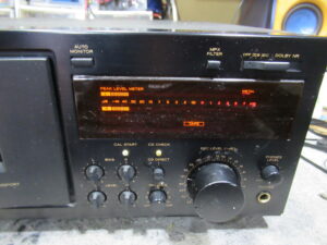 TEAC V-5000 ケーブルの挟み込みによるショート – Audiolife － Enjoy