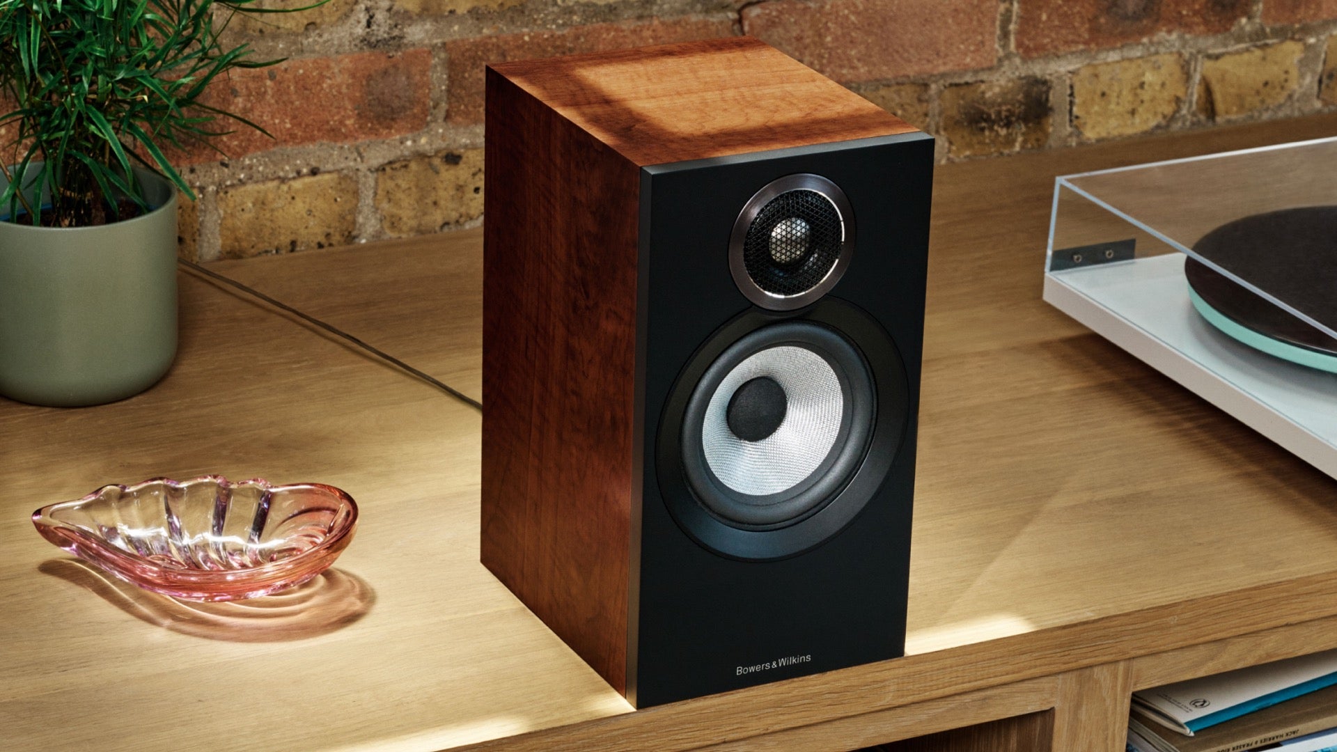 Bowers & Wilkins / B&W 607 マットブラック スピーカー スピーカー