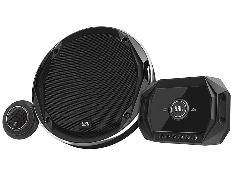 JBL、グラスファイバー振動板で3万円の車載スピーカー。アンプも含め18