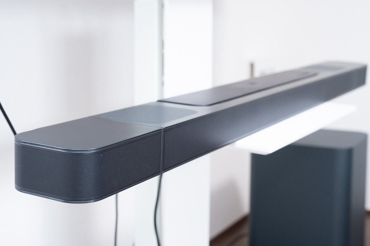 あの“リア分離”JBLサウンドバーが10万円以下、「BAR 800」の最強っ