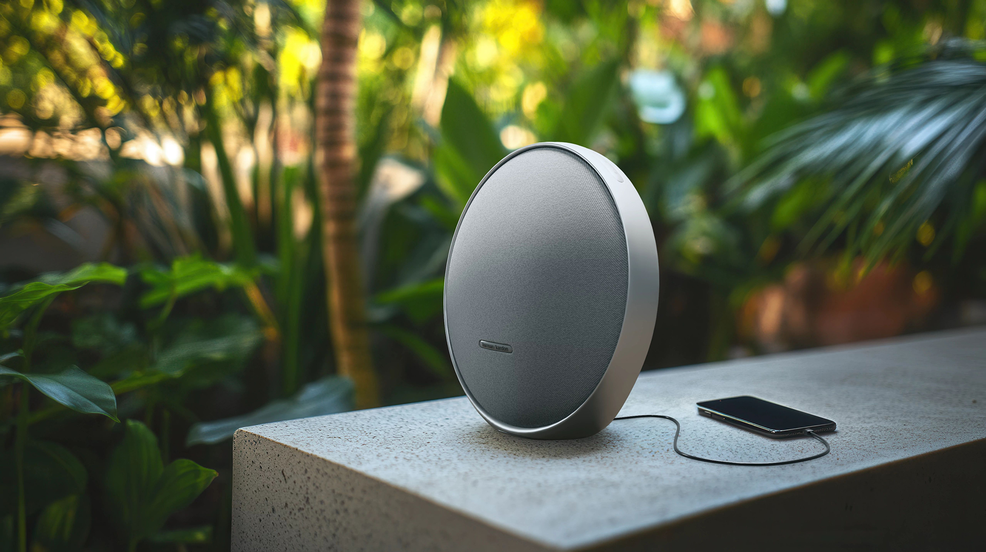 Harman Kardon、部屋全体を包む音を再生するBluetoothスピーカー「Onyx