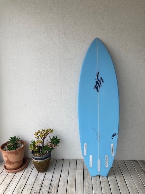 YU Surfboards | axes surfrage
