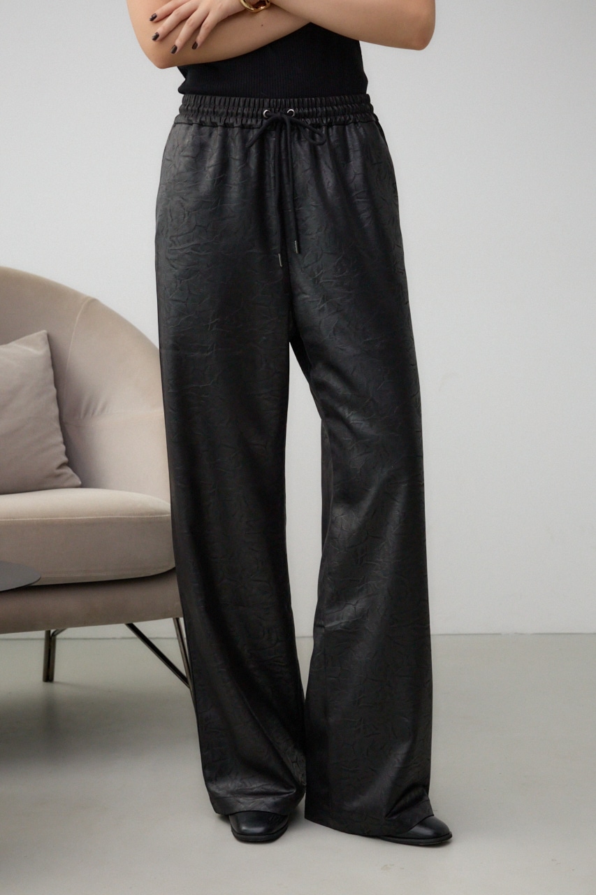 レザーライクリラックスワイドパンツ｜WOMEN｜250HAM31-107H｜AZUL BY