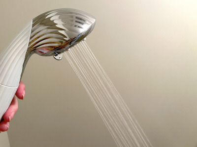 シャワーヘッドに3万円の価値はある？ 「リファ ファインバブル ピュア