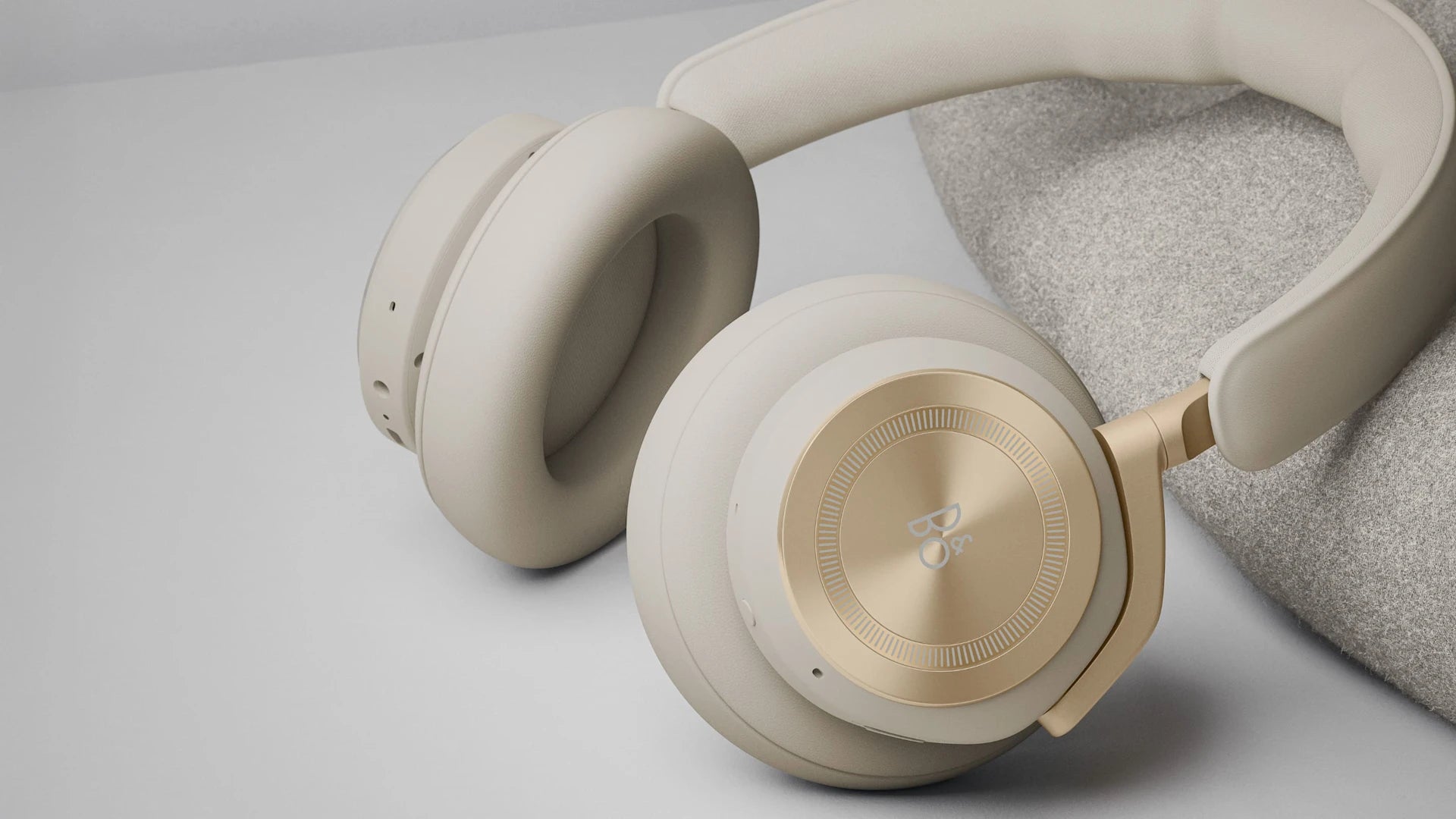 Beoplay HX – Bang & Olufsen Auckland