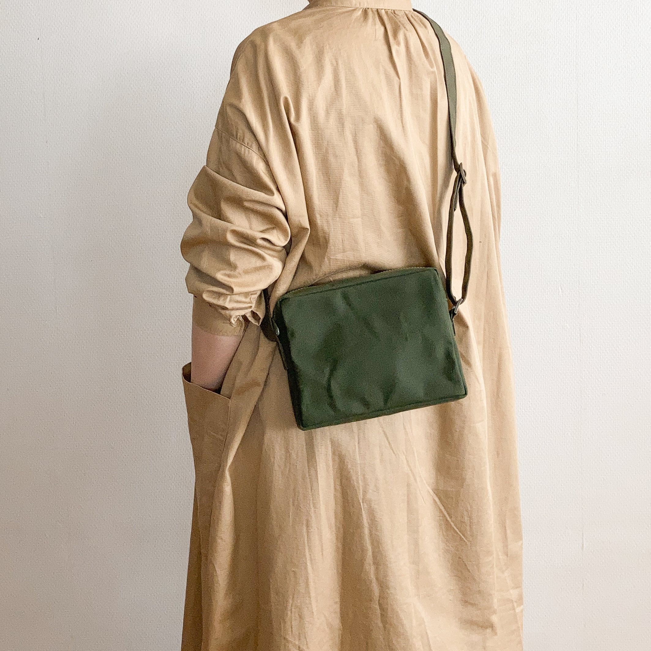 ミニショルダースクエア ヨコ オリーブ / 9号帆布 | aoya bags