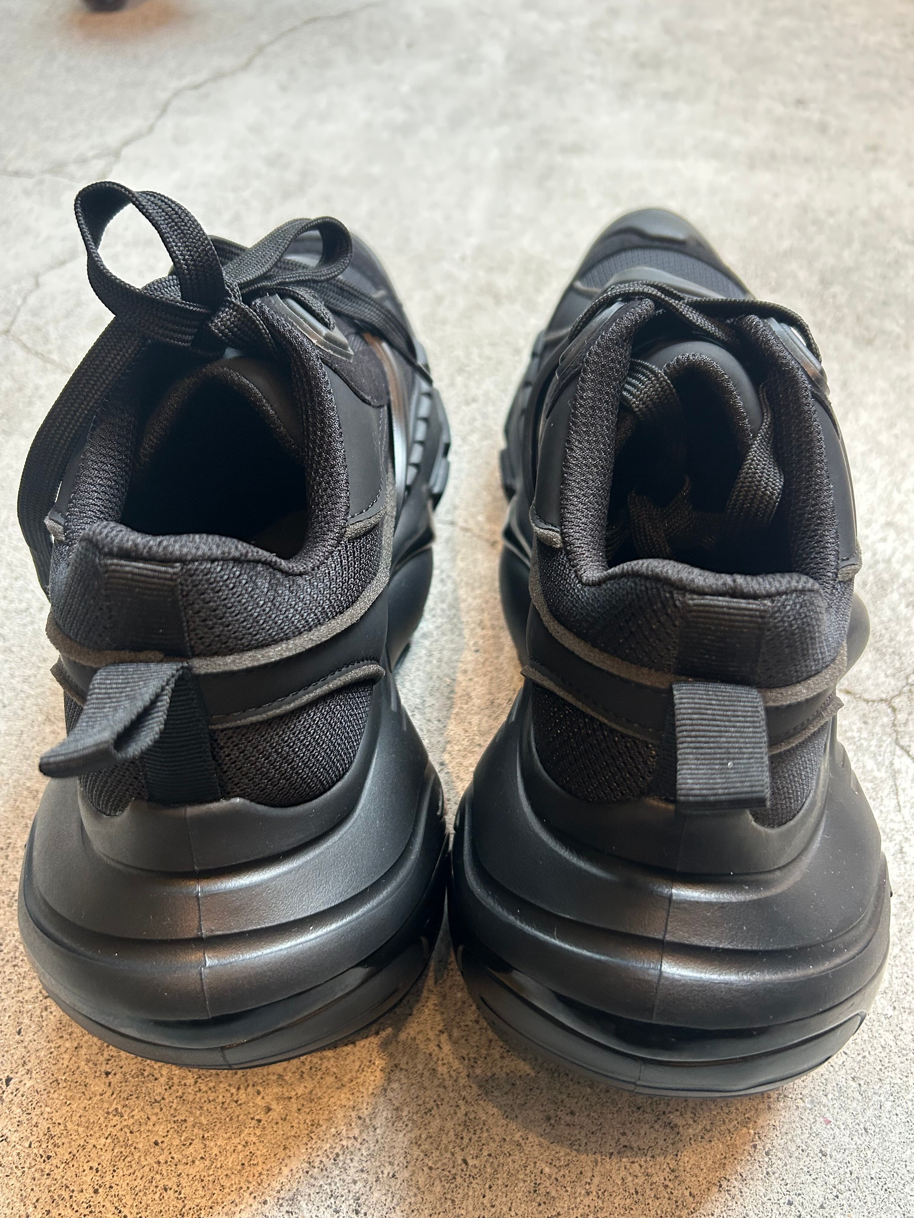 MIKIOSAKABE Multiverse Runner Black | AAR