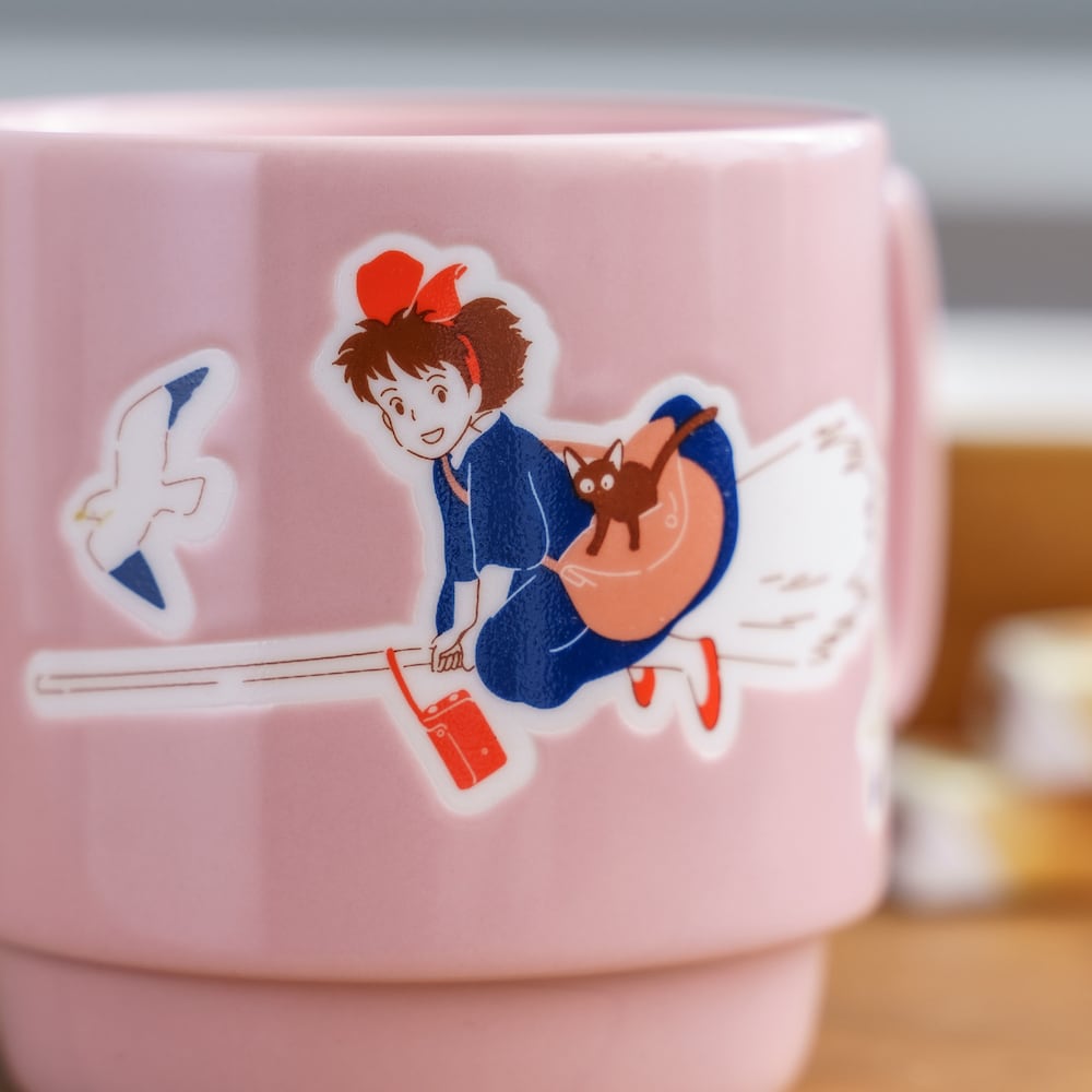 魔女の宅急便 ぽこぽこマグカップ 海の見える街（2521） | すすのこ