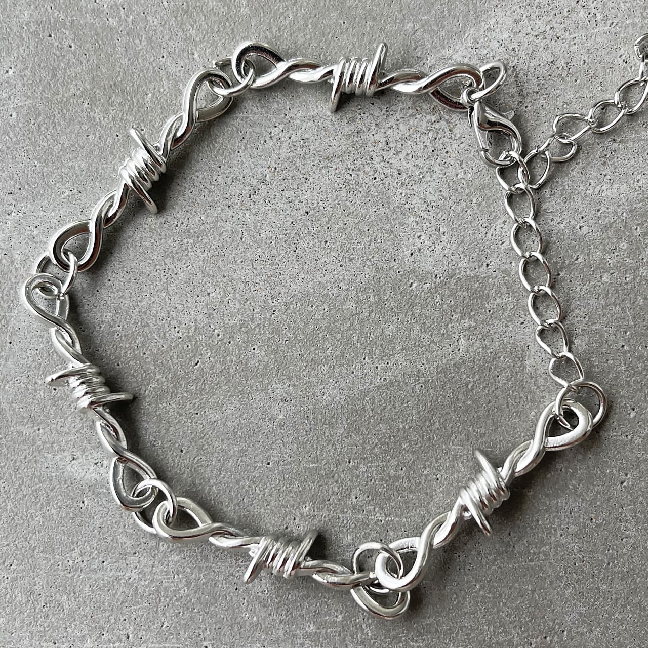 Barbed wire bracelet（有刺鉄線モチーフブレスレット） | 裏山urayama