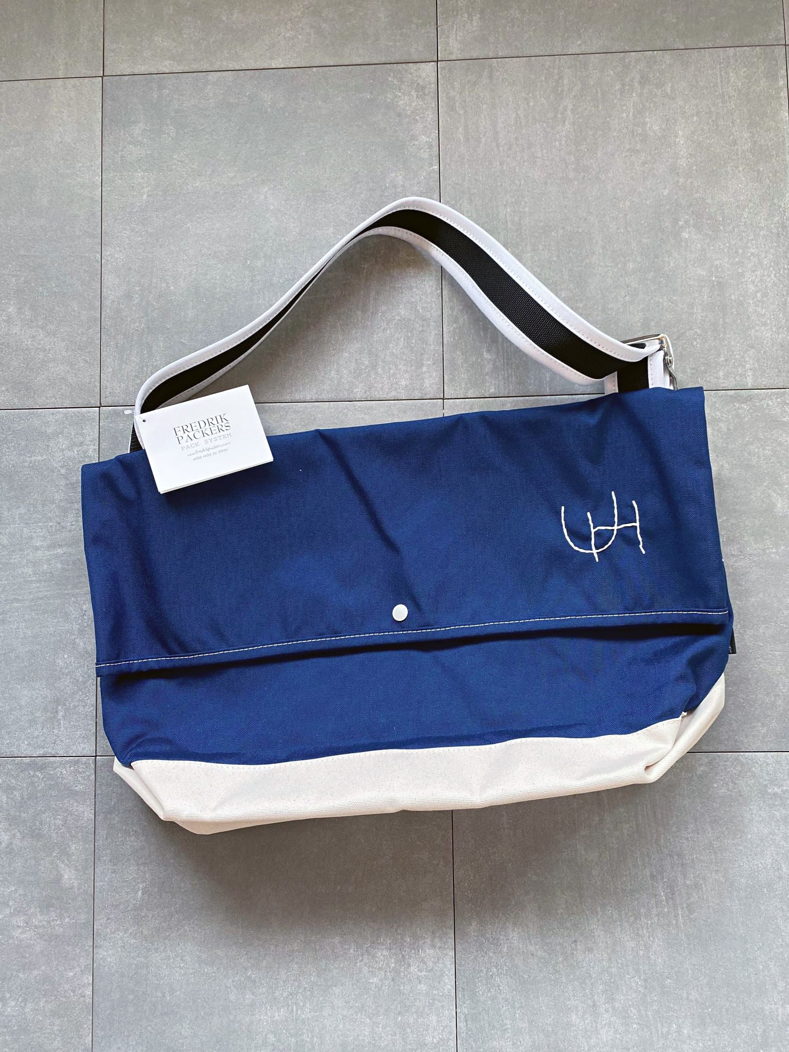 ULTRA HEAVY TEMBEA × FREDRIK PACKERS メッセンジャーバッグMサイズ