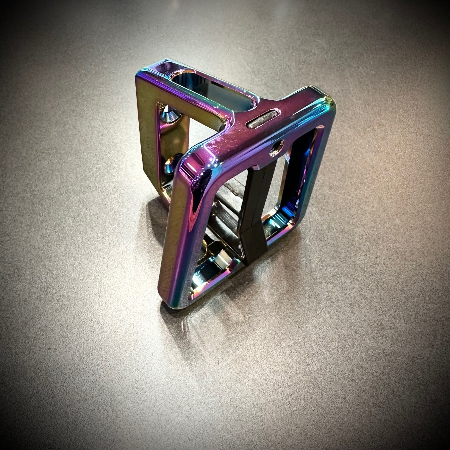 H&H One Piece Front Carrier Block 【CHROME／RAINBOW】 | LORO