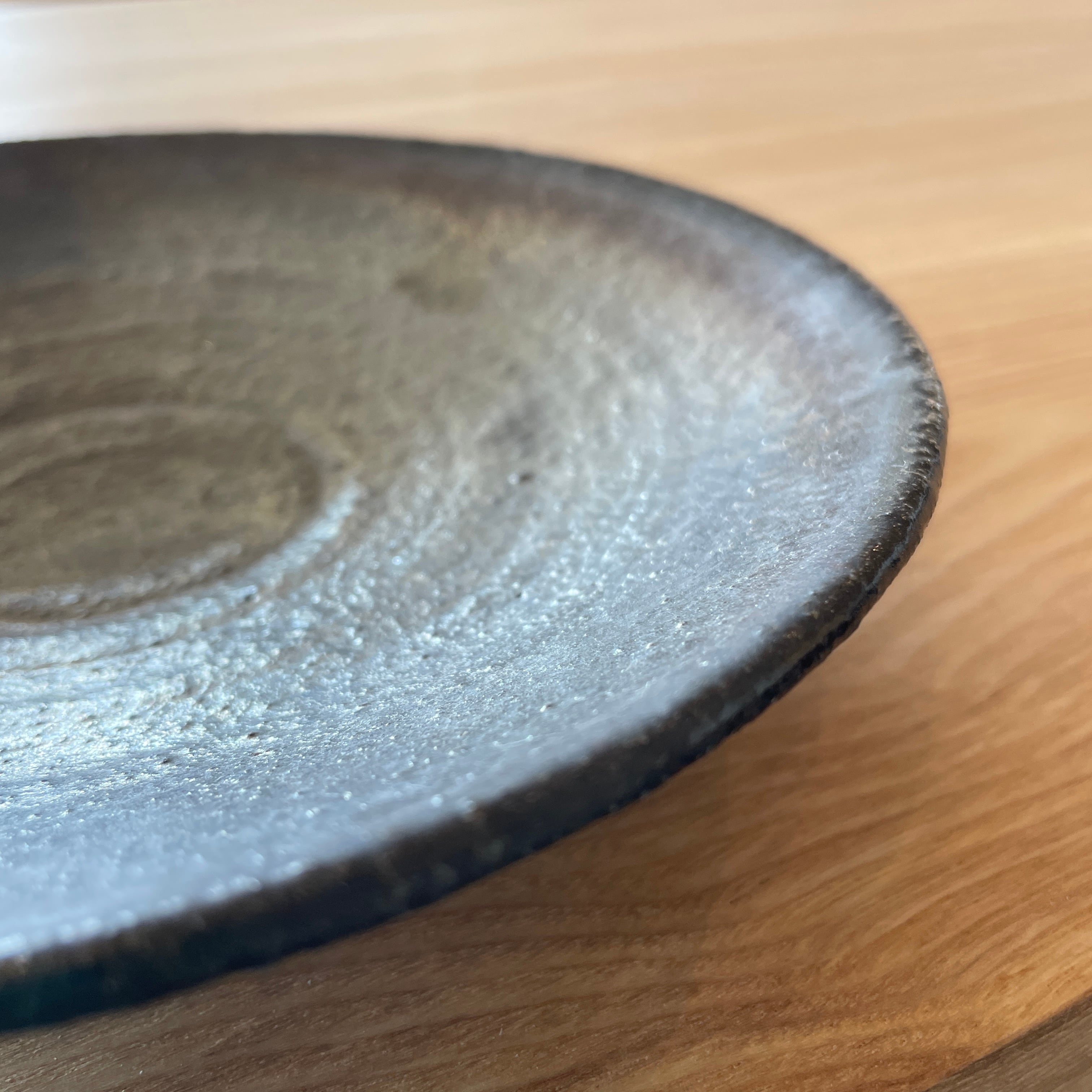 常滑 鯉江明 薪窯 鉄釉浅鉢 iso96 | ISOBEYA