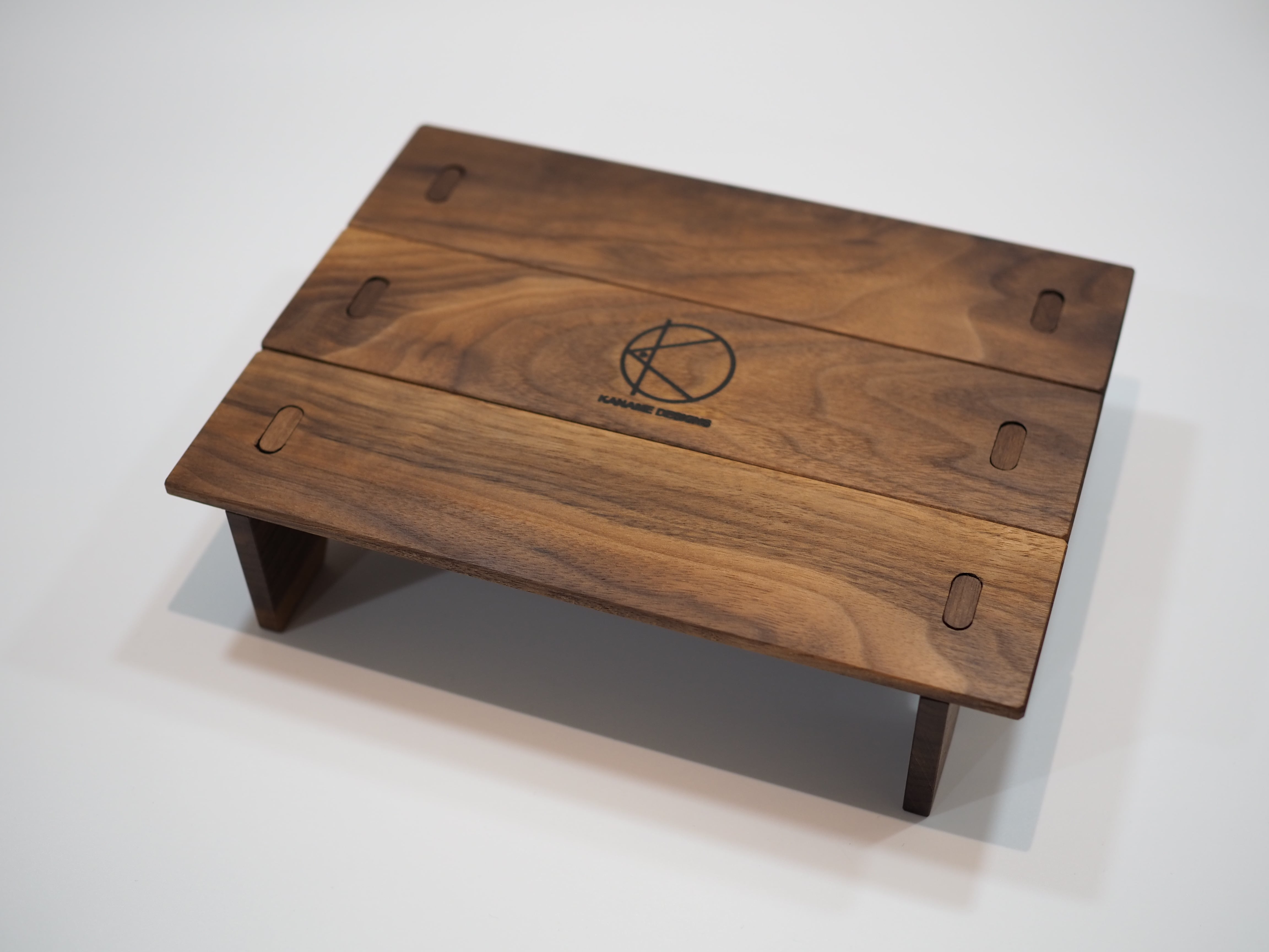 Horizontal Table ウォルナットカナメデザイン