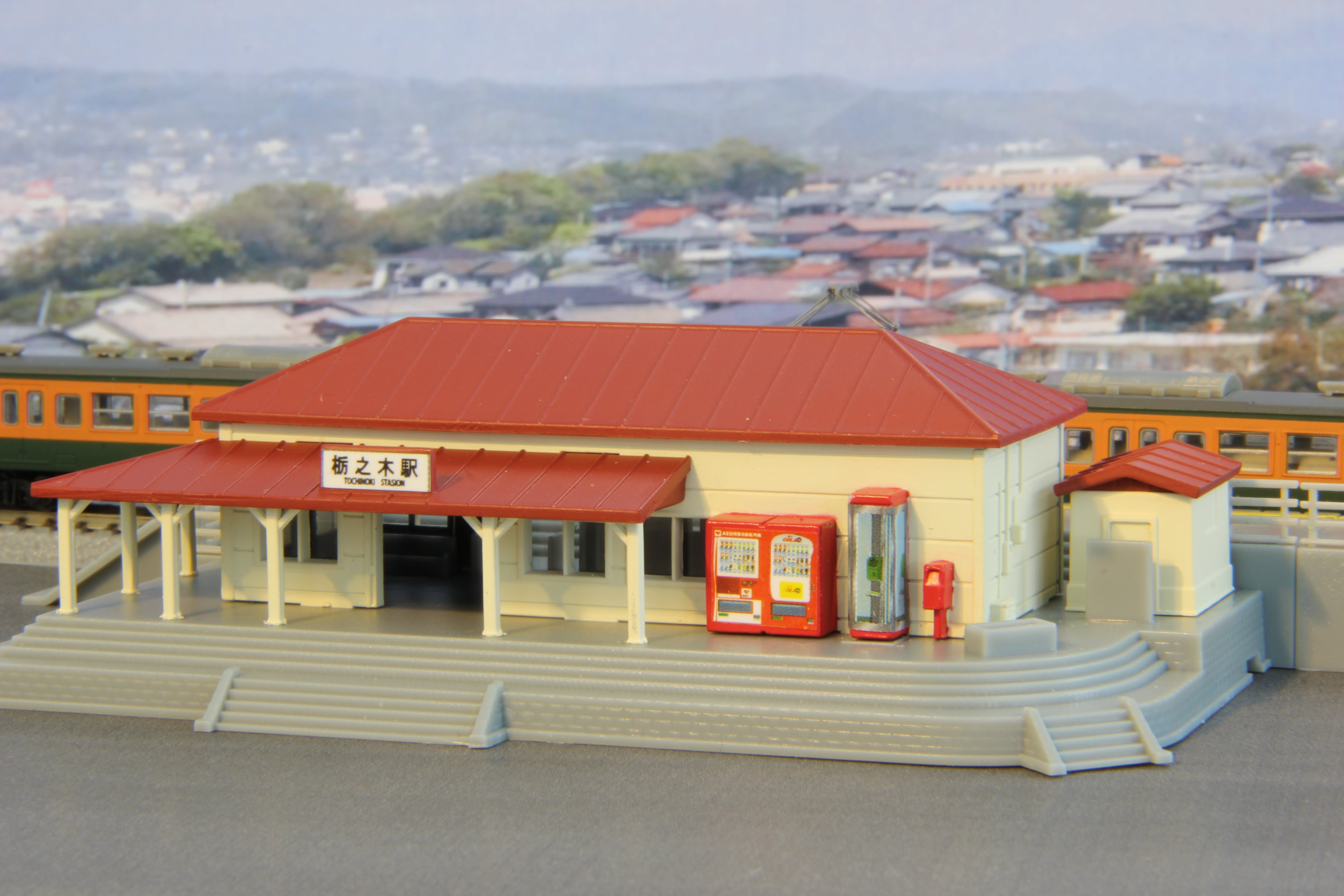 S047-2 駅舎セット（赤）(TRAIN STATION SET (RED)) | ロクハン