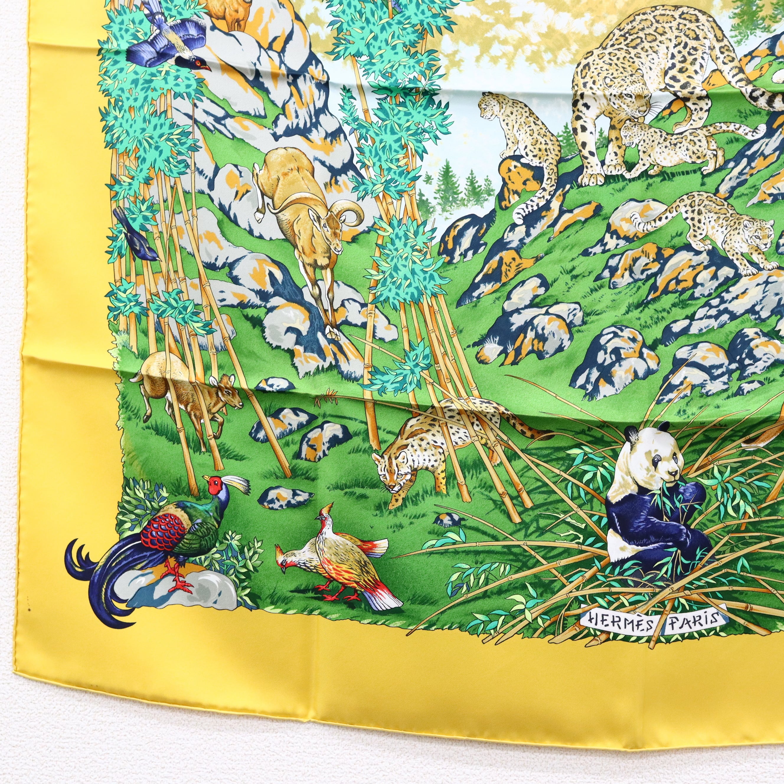 HERMES エルメス カレ90 四川省 sichuan パンダ 動物 シルクスカーフ