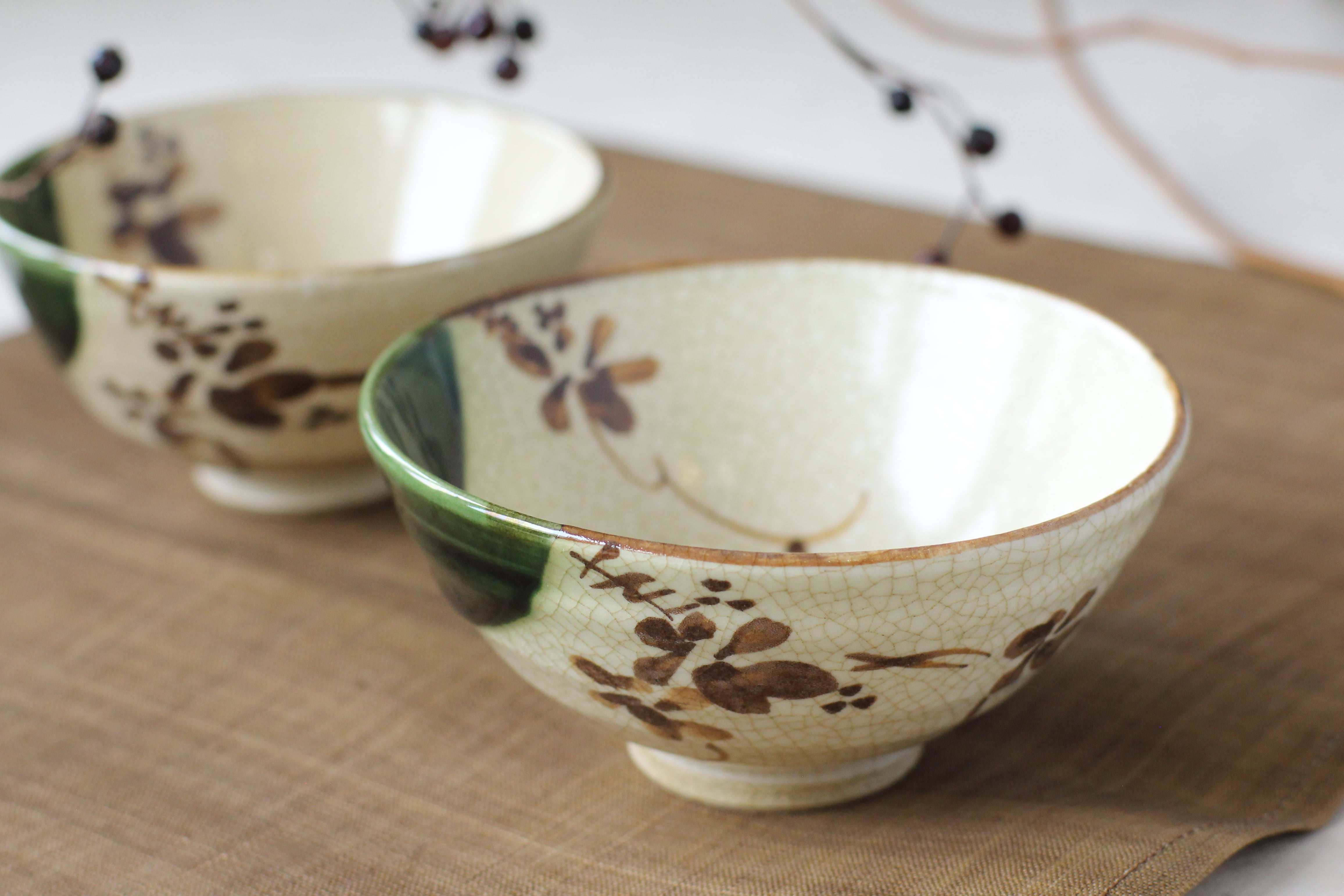 六兵衛窯 織部夫婦茶碗（木箱入）【商品番号：064】 | 瀬戸蔵