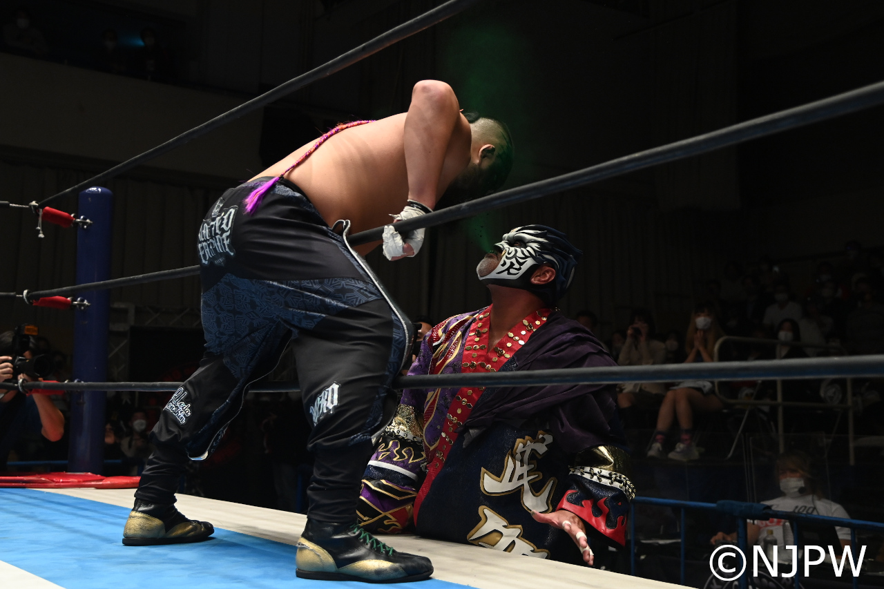 グレート・ムタが新日本プロレスのリングに乱入し場内騒然！新日本