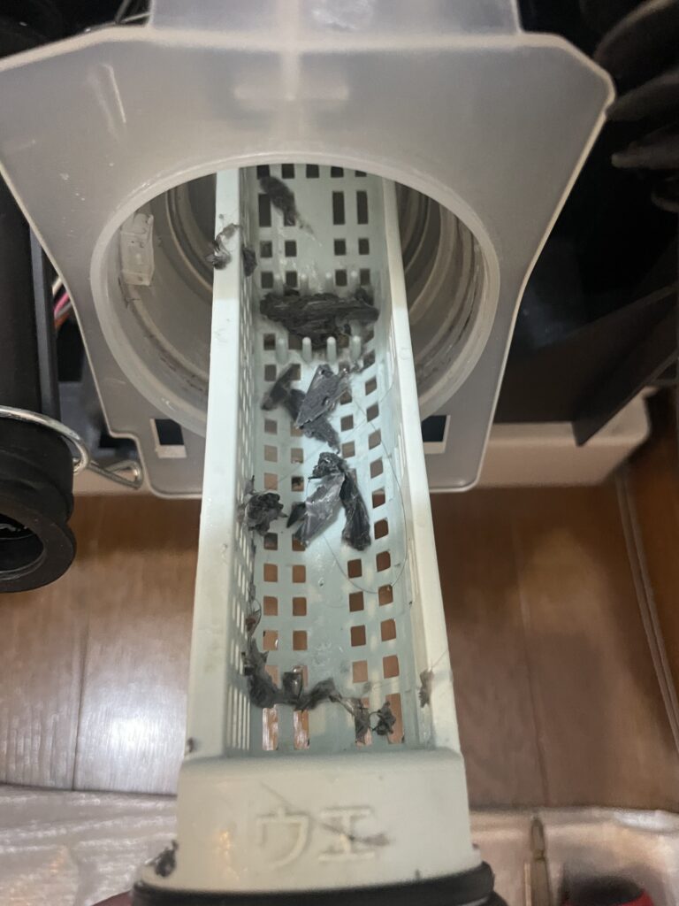 ドラム式洗濯機分解クリーニング:Panasonic NA-VX9800R 糸くず