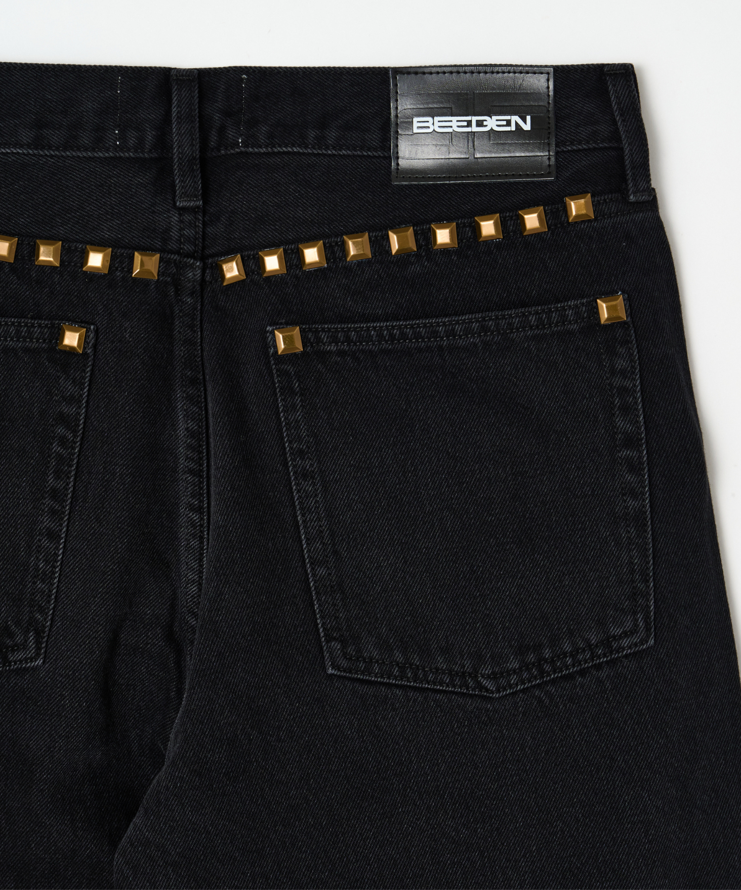 METAL STUDS SEMI LOOSE DENIM – BEEDEN