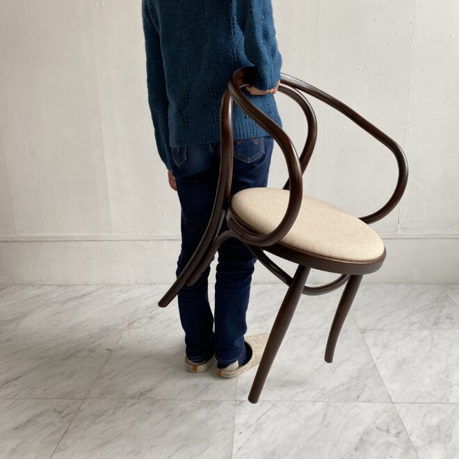 曲木家具 秋田木工 508-OU ダイニングチェアは、満足度99%、座り心地が